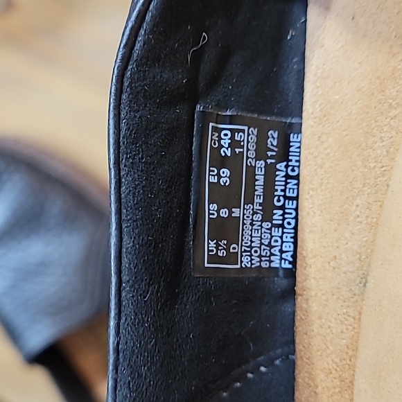 Comfy Clarks black moccasins - Picture 15 of 16